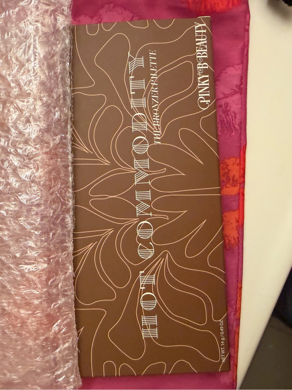 Pinky B Beauty Hot Commodity 
The Bronzer Palette